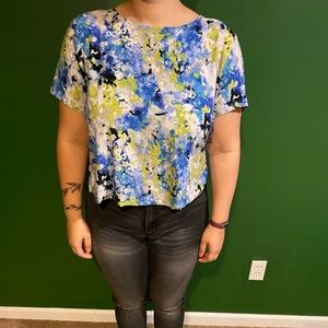 Textured flowy short sleeve shirt slightly cropped